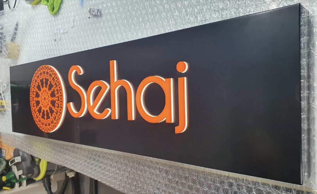 Sehaj single-sided lightbox
