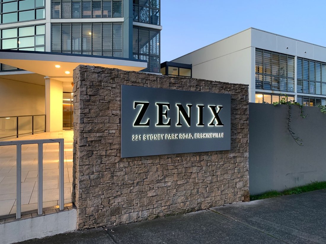Single-sided building lightbox